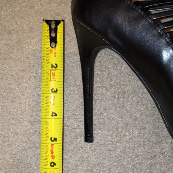 Size 10 Steve Madden Messy Pump like new - Picture 5 of 5